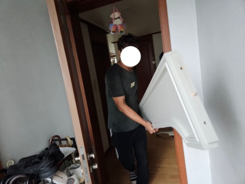 몽땅정리_대형가구수거_수거하는모습