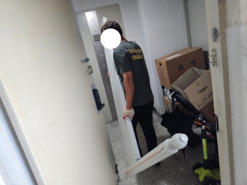 몽땅정리_대형가구수거_수거하는모습