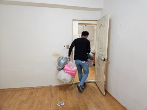 몽땅정리_유품정리_수거하는모습