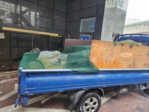 몽땅정리-사무실철거-폐기물수거-차량적재