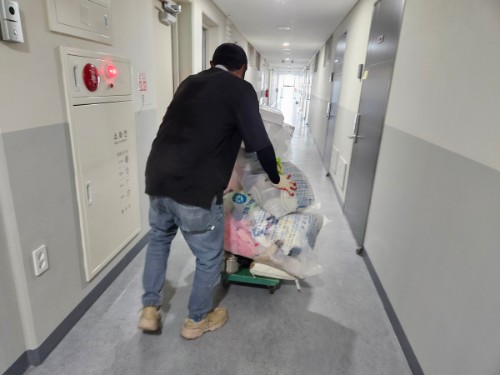 몽땅정리_가정생활폐기물_수거하는모습