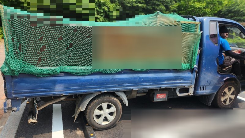 폐기물이 트럭에 실린 모습