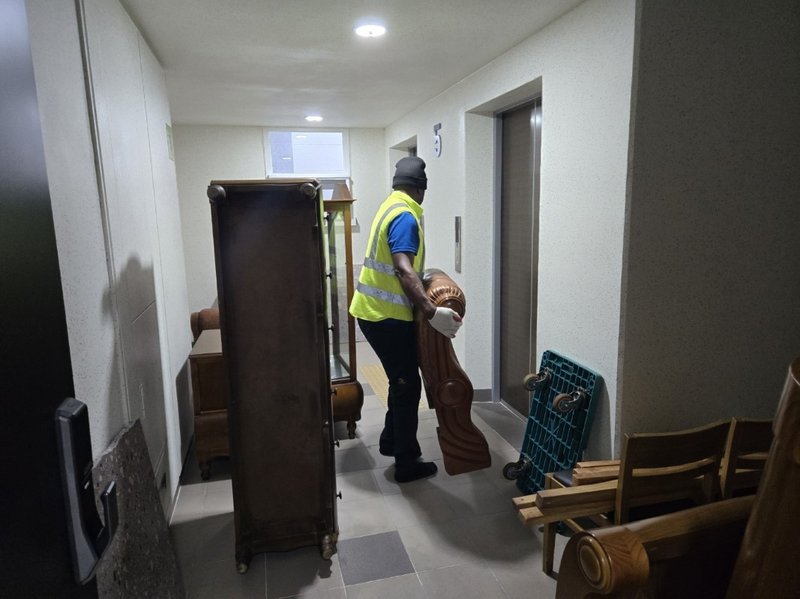 가구 운반 작업