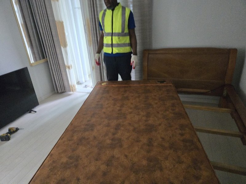 침대 해체 작업