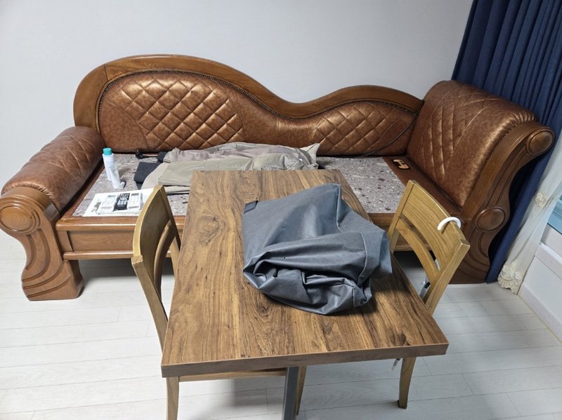 작업 전 거실 모습