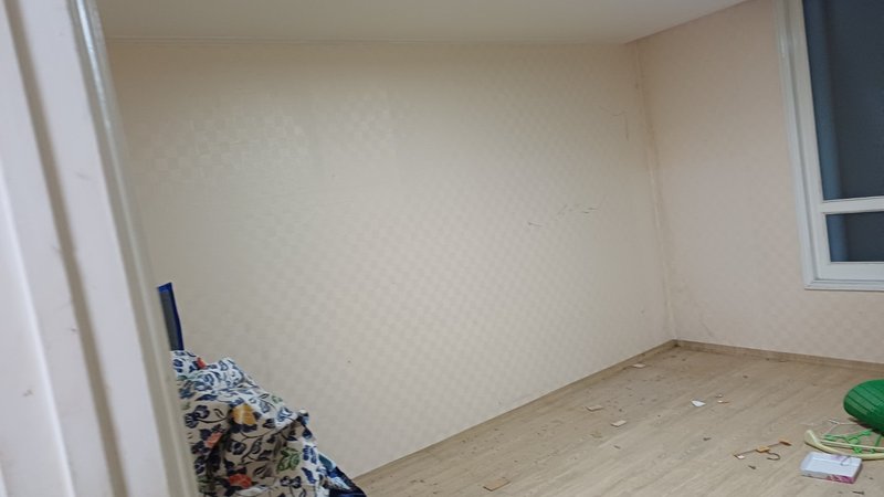 작업 중 자잘한 폐기물 정리