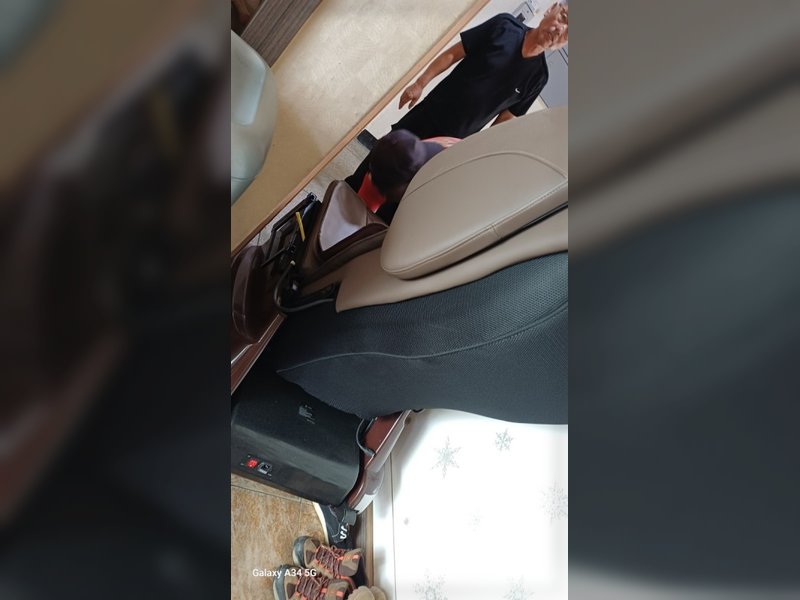 수거 준비 중인 안마의자