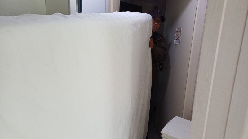 매트리스 실외 운반