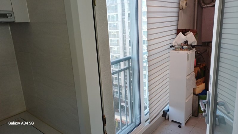 엘리베이터를 활용하여 신속하게 운반하고 있습니다.<br>