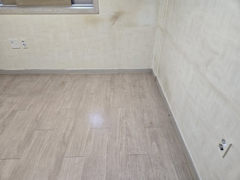 정리된 침실 내부